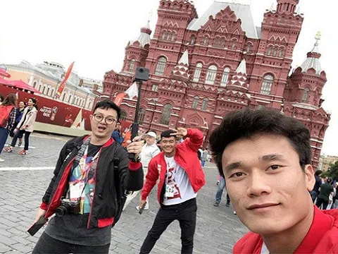 Bùi Tiến Dũng khoe ảnh đi Nga xem World Cup 2018